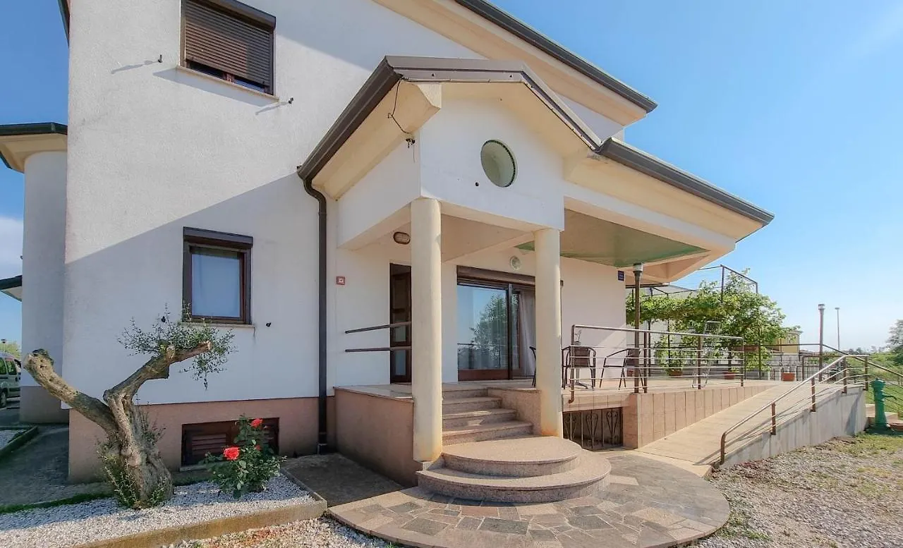 Dani A2+2 Apartment Umag