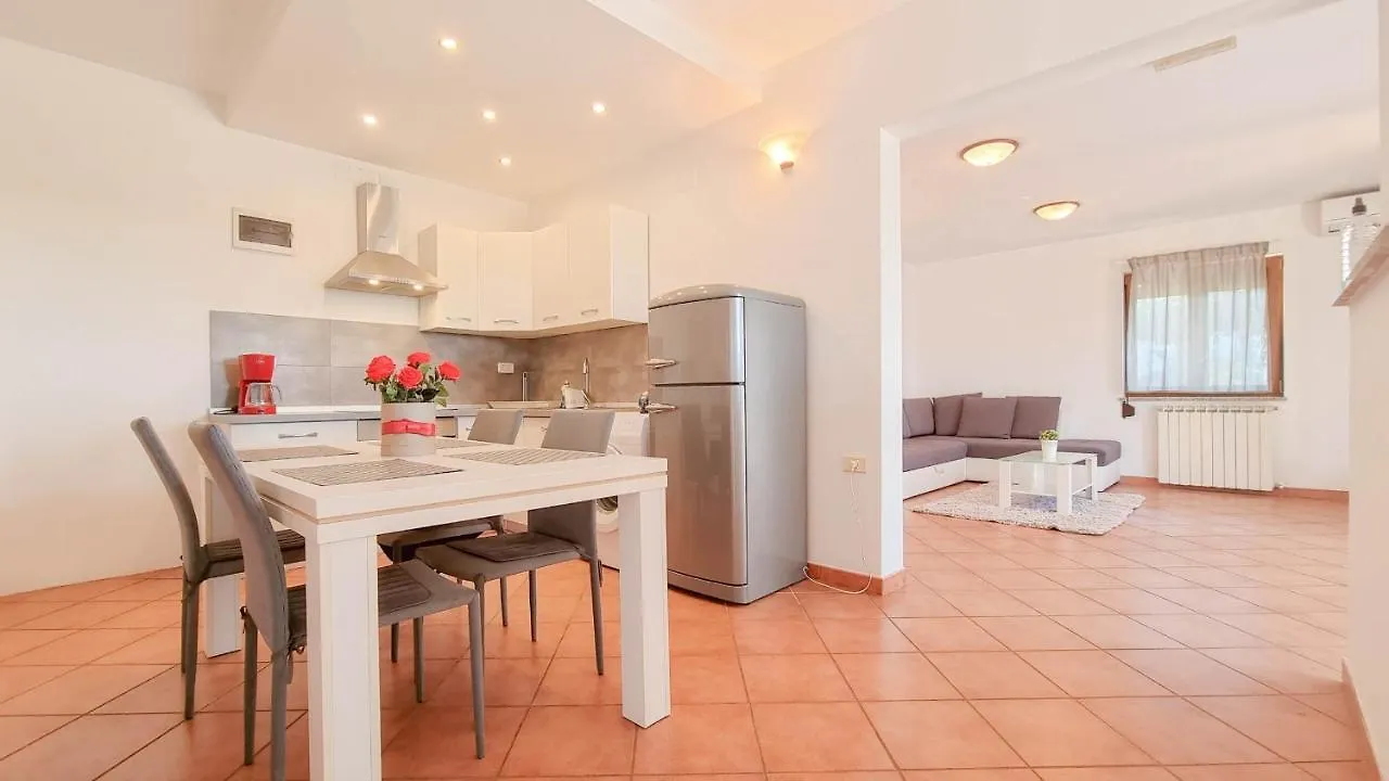 Dani A2+2 Apartment Umag