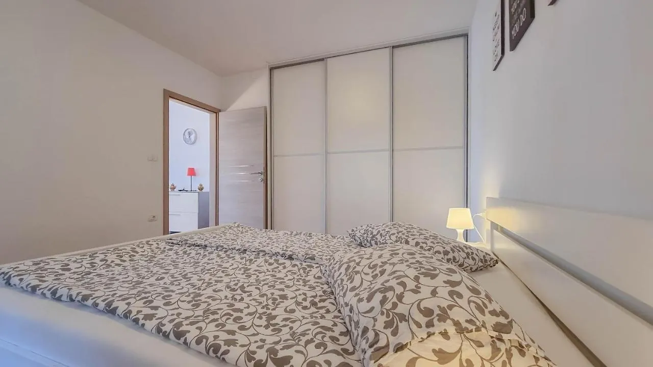 Dani A2+2 Apartment Umag Croatia