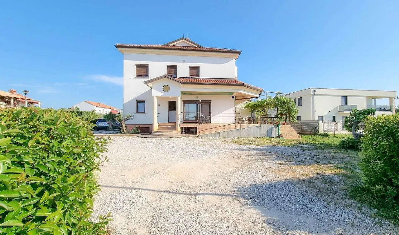 Dani A2+2 Apartment Umag Croatia